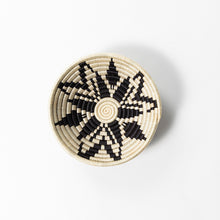 Заредете изображение във визуализатора на галерията – Boutique Cactus Blossom Woven Bowls