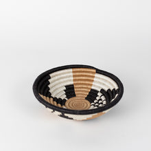 Заредете изображение във визуализатора на галерията – Boutique Diversiform Woven Bowls
