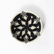 Заредете изображение във визуализатора на галерията – Boutique Kaleidoscope Woven Bowls
