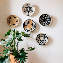 Заредете изображение във визуализатора на галерията – Boutique Diversiform Woven Bowls