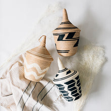 Заредете изображение във визуализатора на галерията – Sisal Peace Basket in Chevron