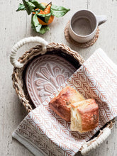 Charger l'image dans la galerie, Panier à pain chauffant et serviette en forme de fleur - Coffret cadeau