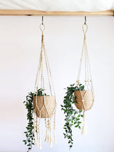 Заредете изображение във визуализатора на галерията – Plant Hanger - Fiora