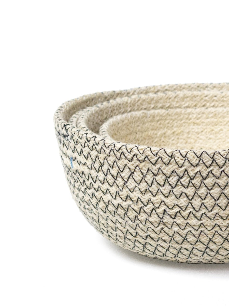 Amari Seagrass Bowl | Black Chevron | Set of 4 | KORISSA