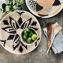 Заредете изображение във визуализатора на галерията – Boutique Cactus Blossom Woven Bowls
