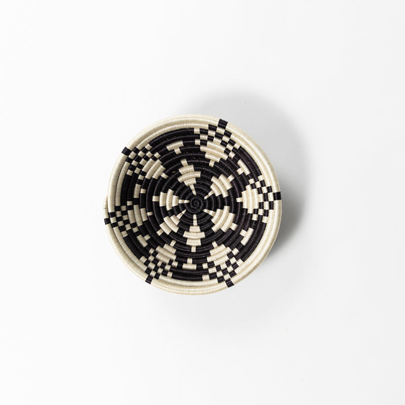 Boutique Kaleidoscope Woven Bowl | Black & White | S/M/L | Azizi Life | KORISSA