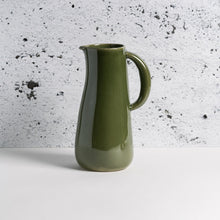 Заредете изображение във визуализатора на галерията – Stoneware Jug | Dadasi 50 Oz - Green
