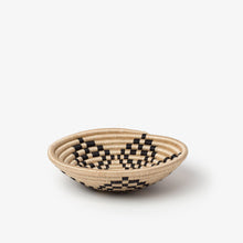 Заредете изображение във визуализатора на галерията – Bariku Woven Bowls
