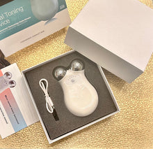 Заредете изображение във визуализатора на галерията – Microcurrent Facial Toning Massager
