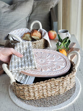 Заредете изображение във визуализатора на галерията – Bread Warmer &amp; Basket - Flower
