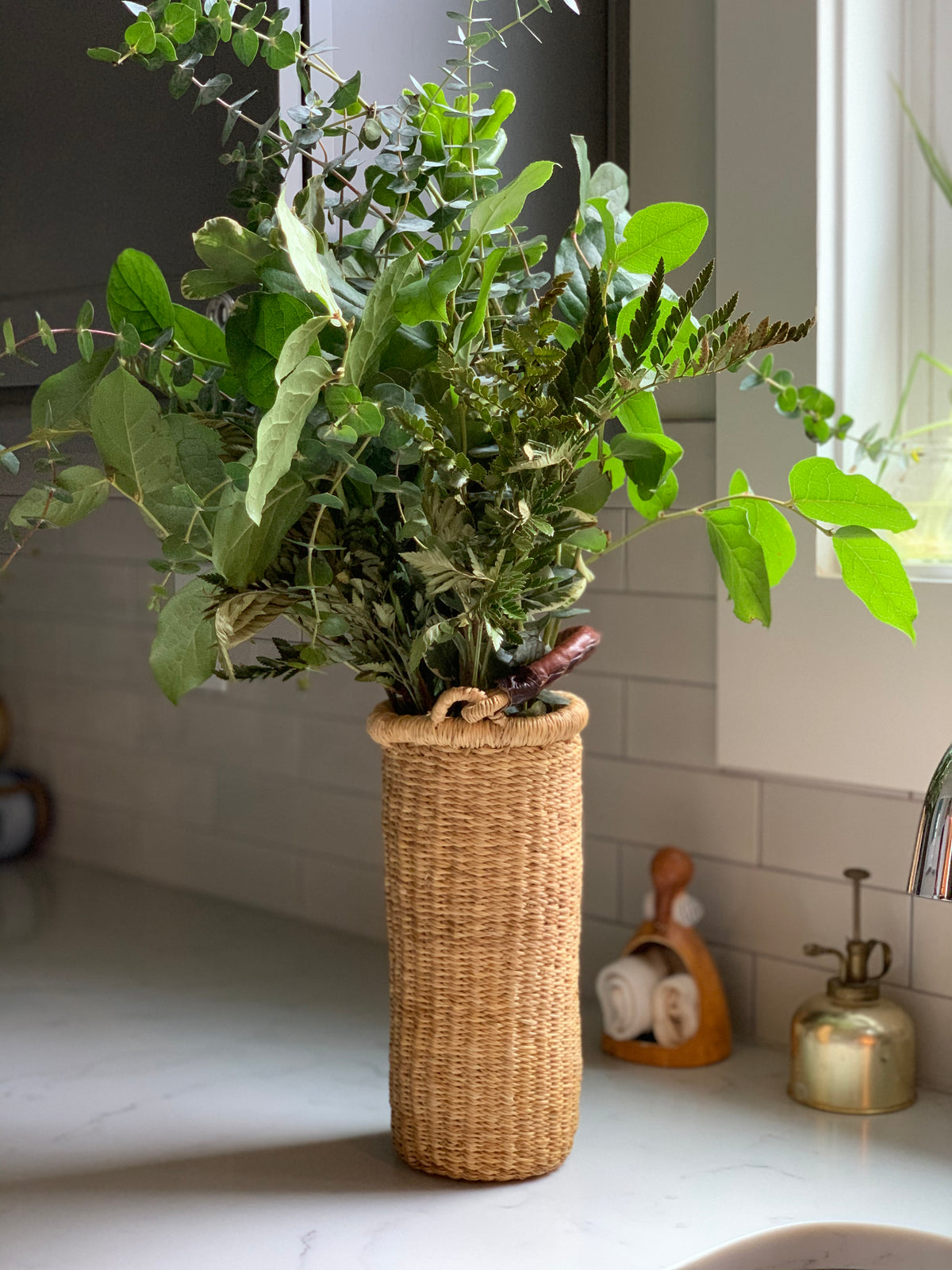 The Astoria Vase & Wine Holder | Handwoven Straw | Leather Handle | Sonder & Holliday