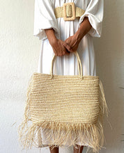Заредете изображение във визуализатора на галерията – Lemloreli Fringe Tote
